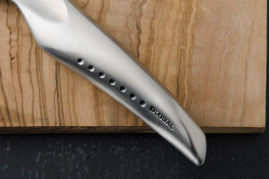 Couteau d'office japonais Global Sai S02R lame martelée 10cm