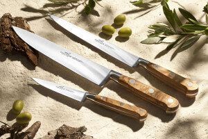 Couteau à découper Yatagan Sabatier Provençao 100% forgé 20cm manche en olivier