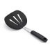 Spatule extra large flexible ajourée OXO en silicone