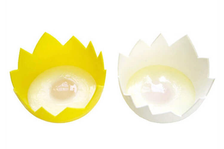 Set de 2 pocheuses à oeuf forme coquille silicone