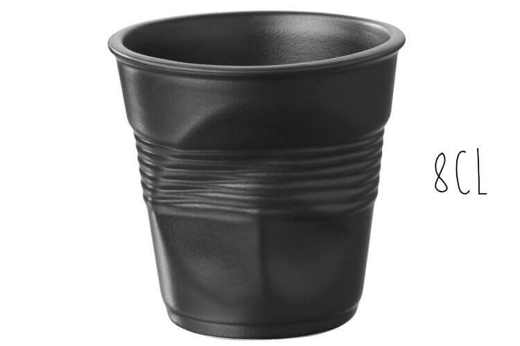 Tasse Revol Espresso Froissé 8cl en porcelaine noire satinée