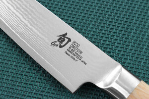 Couteau universel japonais Kai Shun Classic White damas 32 couches 15cm