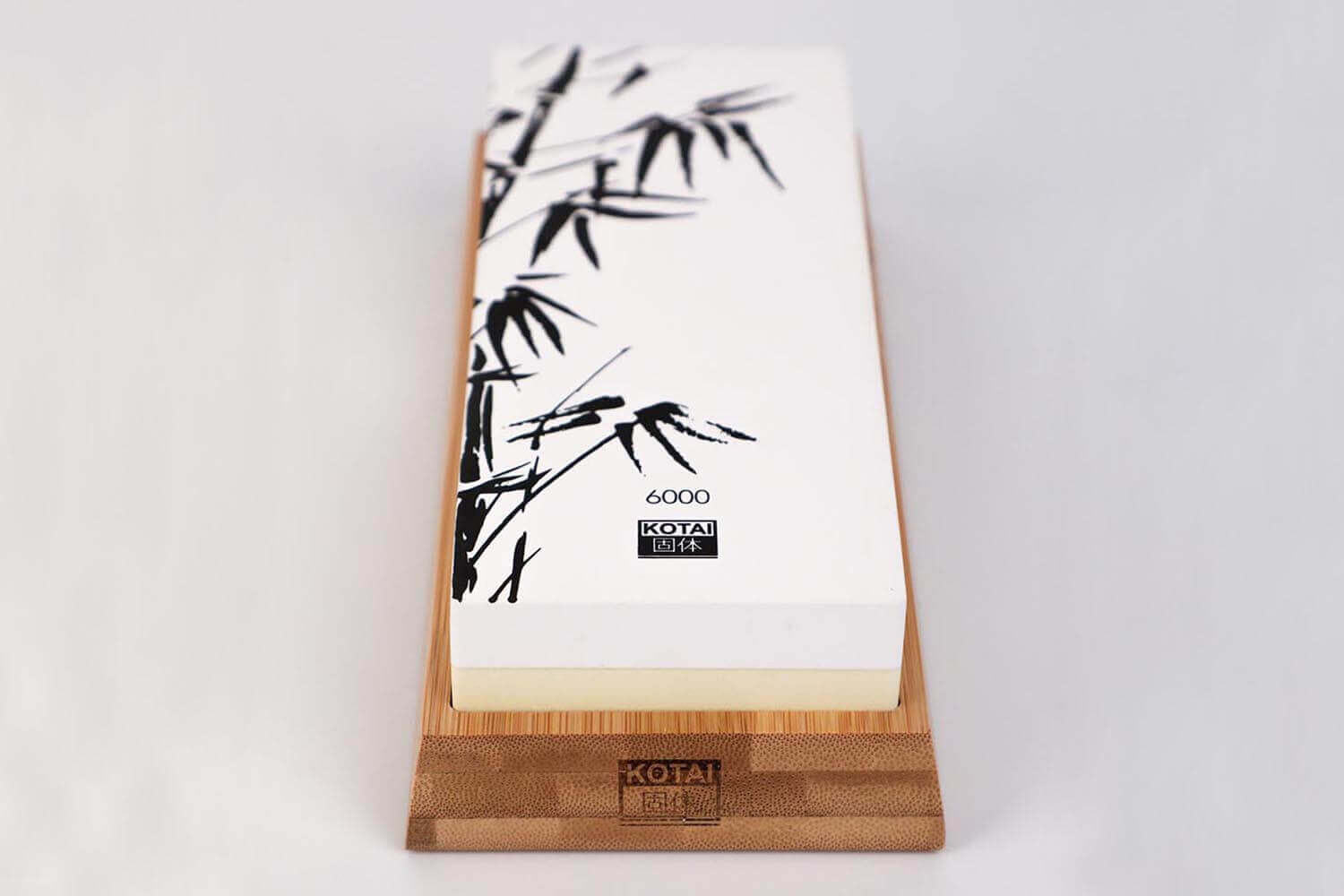 Basics Pierre à aiguiser à eau - Double face, grain 1 000/6 000 -  Socle en bambou antidérapant, Noir et Gris 18 x 6,1 x 2,8 cm