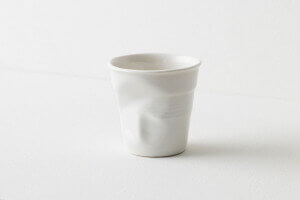 Tasse Revol Espresso Froissé 8cl en porcelaine Blanc Coquille