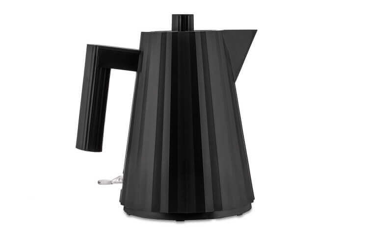 Bouilloire électrique Alessi Plissé noire design par Michele De Lucchi