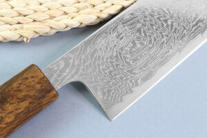 Couteau kiritsuke japonais artisanal Wusaki Unagi AUS10 damas 21cm manche chêne