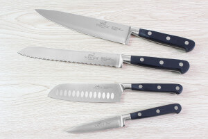 Coffret 4 couteaux de cuisine Sabatier International Licorne manches rivetés