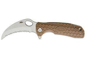 Couteau pliant Honey Badger Claw Serrated Large 01HO034 lame karambit dentée manche en FRN tan 11,7cm