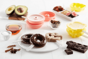 Set de 4 moules à glace Lékué en silicone - Formes donut et bretzel