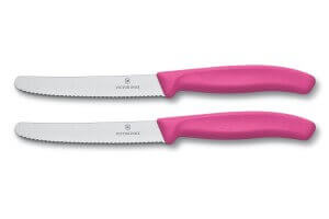 2 couteaux de table Victorinox roses lames crantées 11cm bout rond