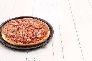 Moule à pizza Lékué ø36cm perforé marron en silicone Platinum