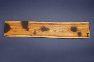 Barre aimantée artisanale Essences Creations 48cm bois de cytise brûlé Shu Sugi Ban modèle 1