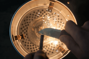 Petit couteau de poche Mora Eldris 12630 lame inox 5,9cm manche caoutchouc rouge avec allume-feu + étui