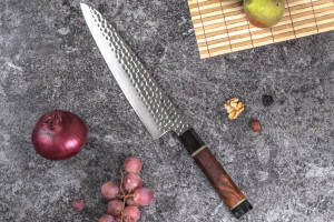Couteau de chef Sayuto Desert Damas martelé 21cm