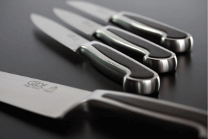 Couteau d'office Güde Delta D764/10 lame 10cm en acier forgé
