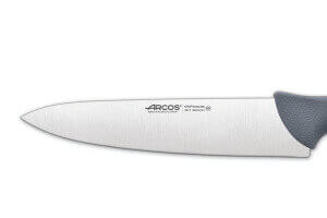 Couteau de chef professionnel Arcos Colour Prof 241100 lame 25cm avec manche en PP