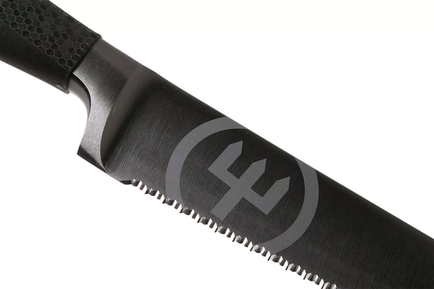 Couteau à pain lame noire dentée 23cm Wüsthof Performer