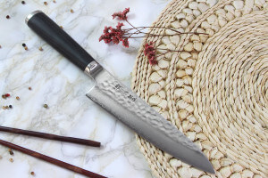Couteau de chef japonais Shizu Hamono Bessaku Miyako martelé damas 33 couches 18cm