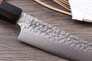 Couteau universel japonais Kanetsugu Heptagon Uto martelé 15cm