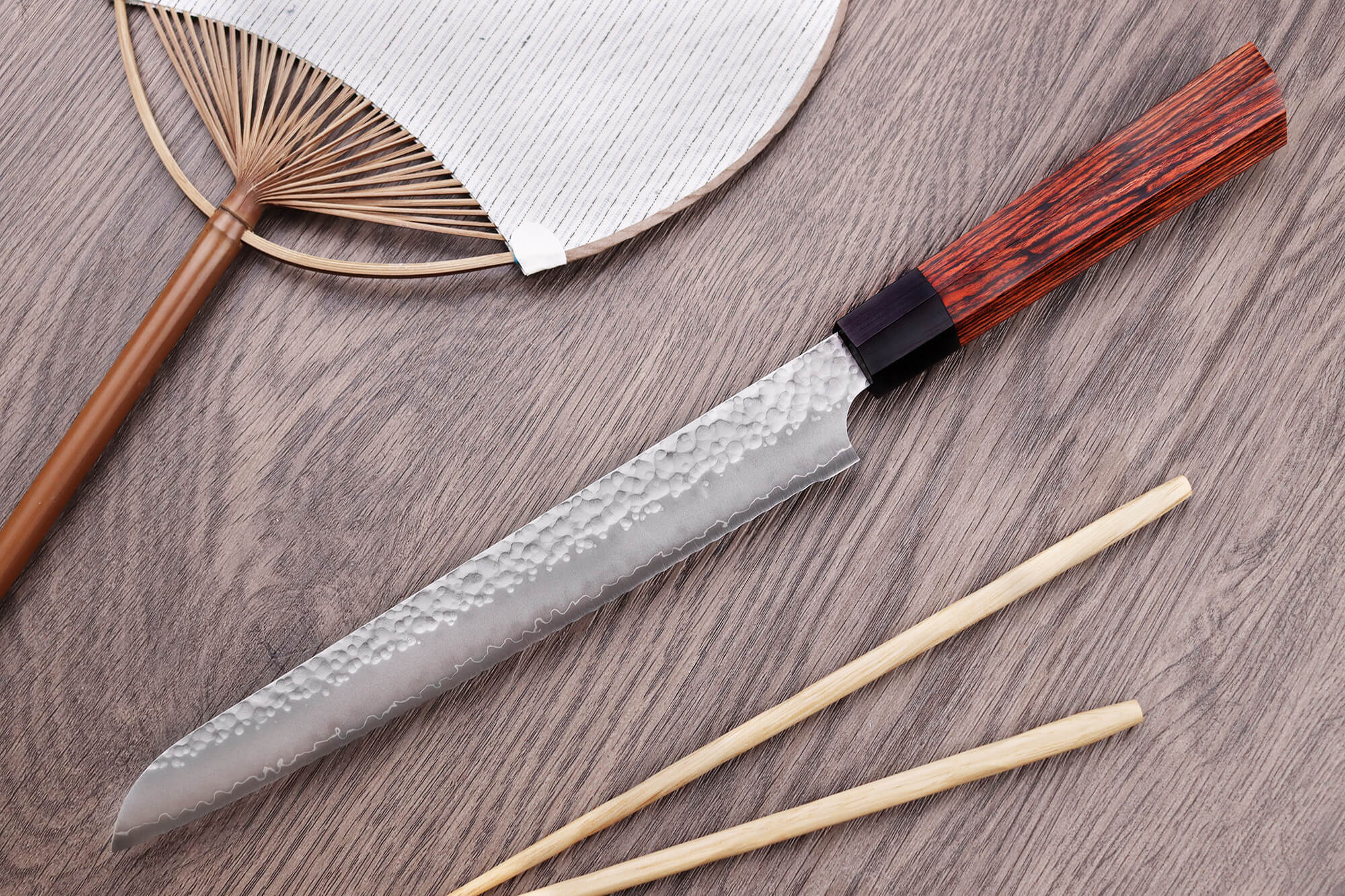 Kanetsugu Heptagon Uto Couteau à pain martelé 21cm