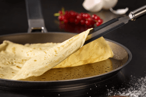 Spatule à crêpes Rösle en silicone noir et acier inoxydable