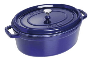 Cocotte Staub ovale en fonte émaillée bleu intense