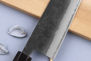 Couteau bunka 16,5cm japonais artisanal Yuzo Black Nashiji