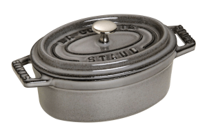 Mini cocotte Staub ovale en fonte émaillée gris graphite 11cm