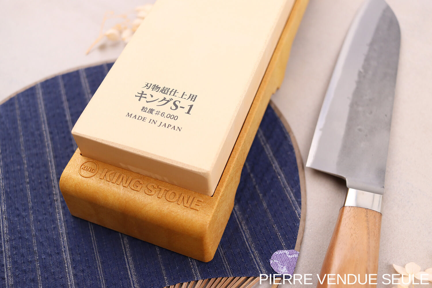 Pierre à Aiguiser Japonaise King Finishing Stone S S-3 Grain #6000  Aiguiseur Affutage Couteaux Outils : : Cuisine et Maison