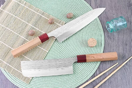 Couteaux artisanaux japonais Yu Kurosaki Sasame